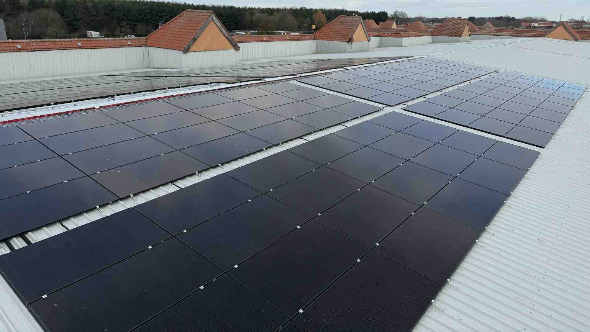 Rooftop solar PV for Iceland rooftop in York