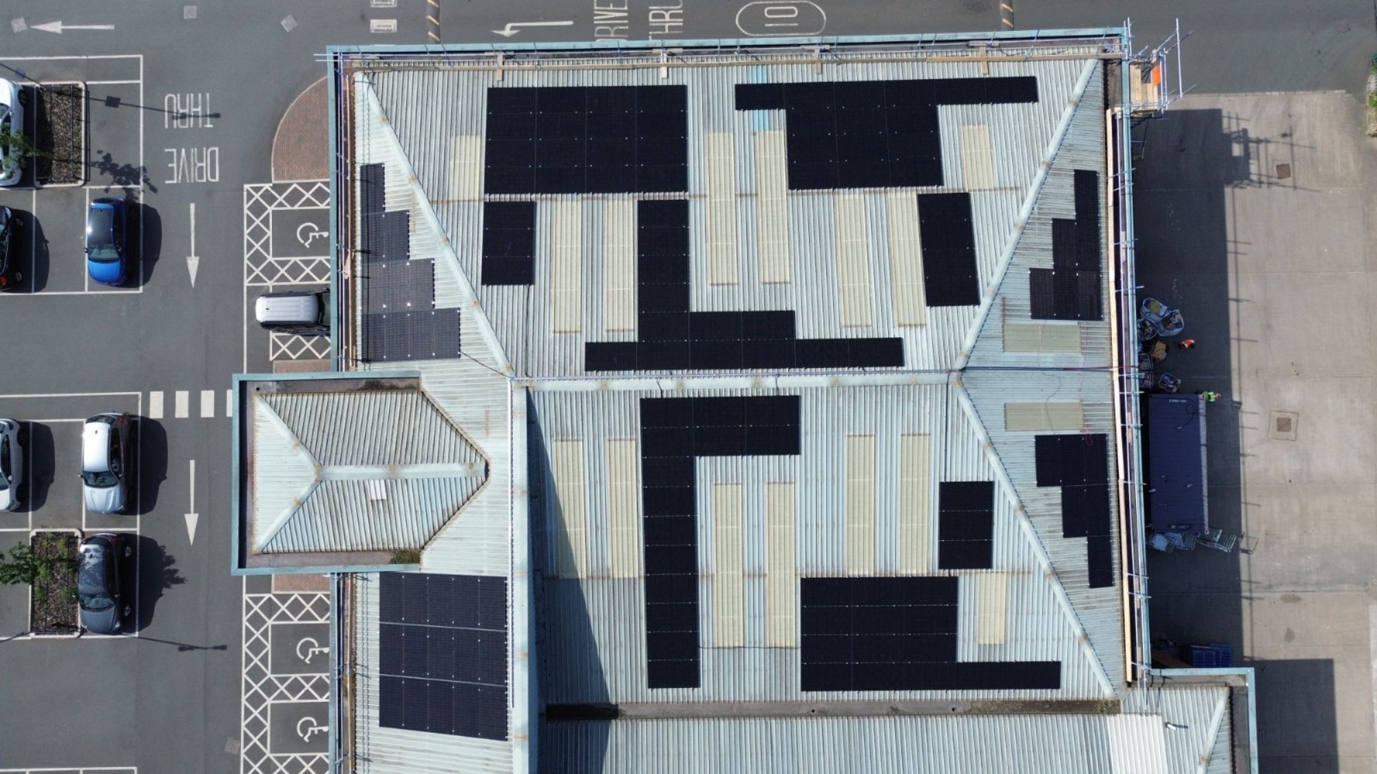 Iceland Doncaster store rooftop solar panels